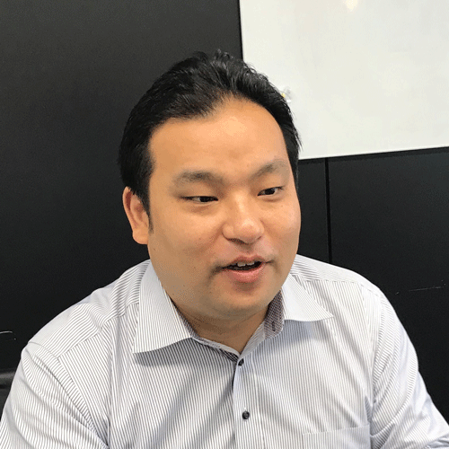 タスク 青木氏